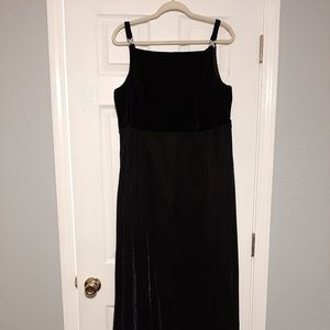 🛍Onyx Nite By:Wendye Chaitin Formal Dress Size 18